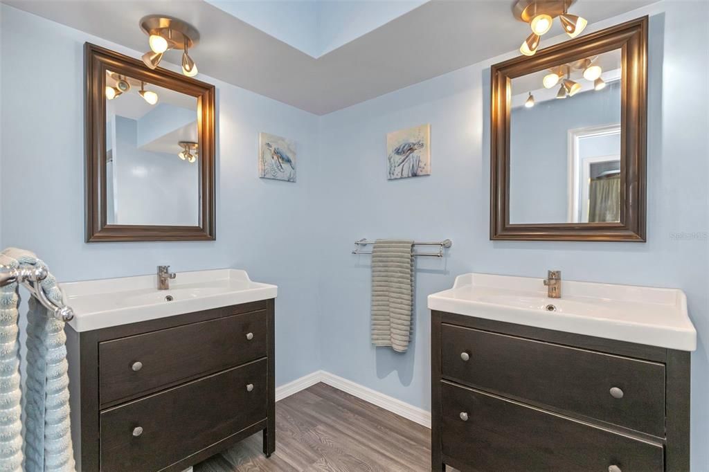 Active With Contract: $649,000 (3 beds, 2 baths, 2421 Square Feet)