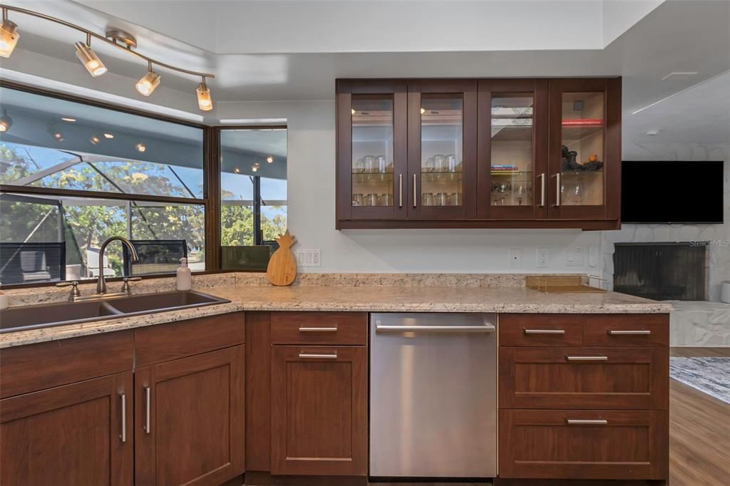 Active With Contract: $649,000 (3 beds, 2 baths, 2421 Square Feet)