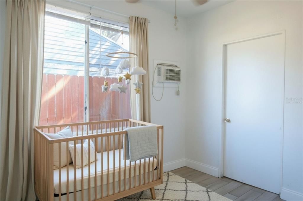 出租: $1,895 (2 贝兹, 1 浴室, 759 平方英尺)