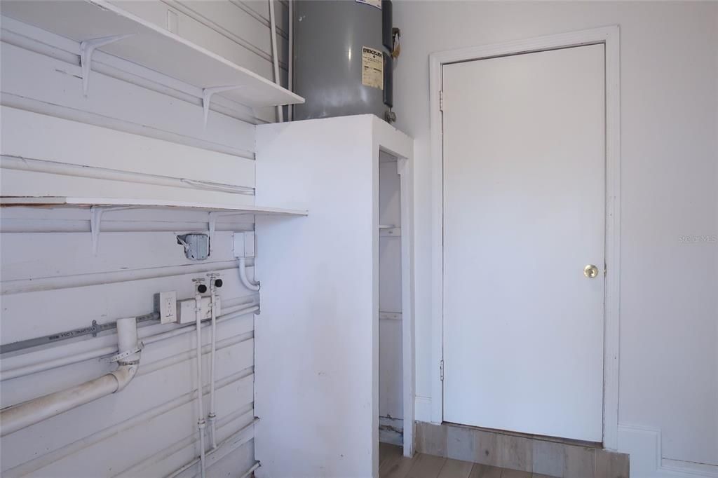 出租: $1,895 (2 贝兹, 1 浴室, 759 平方英尺)