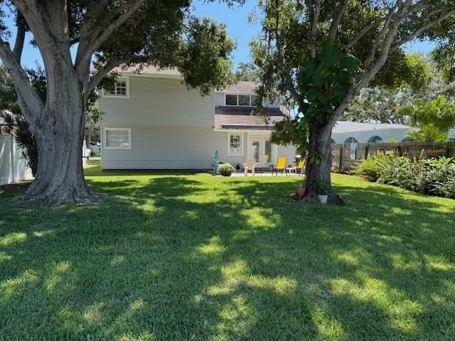 合同活跃: $425,000 (3 贝兹, 2 浴室, 1332 平方英尺)