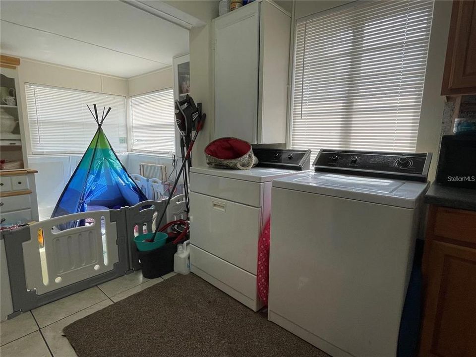 Active With Contract: $350,000 (4 beds, 0 baths, 2027 Square Feet)