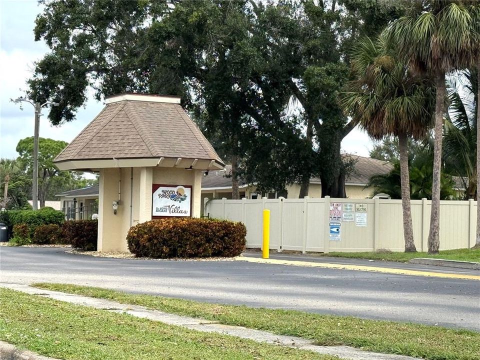 На продажу: $135,000 (2 спален, 2 ванн, 1125 Квадратных фут)