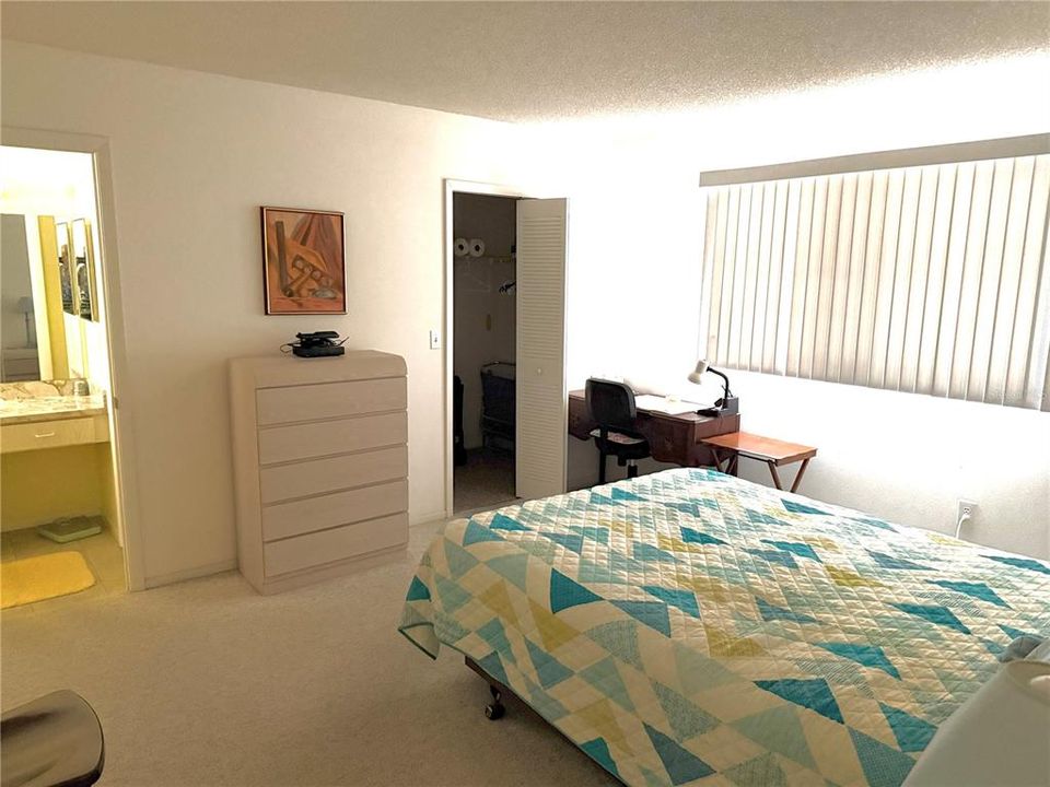 На продажу: $135,000 (2 спален, 2 ванн, 1125 Квадратных фут)