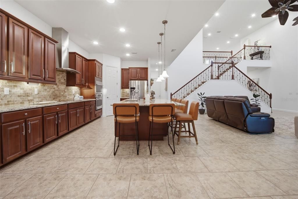 待售: $949,000 (5 贝兹, 4 浴室, 3707 平方英尺)