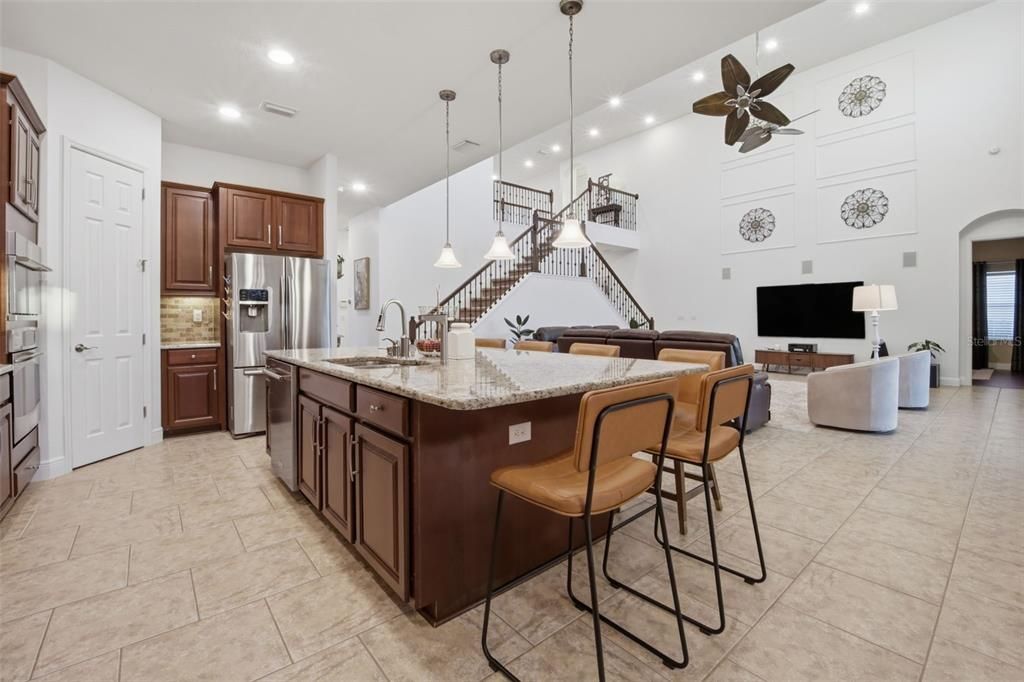 待售: $949,000 (5 贝兹, 4 浴室, 3707 平方英尺)