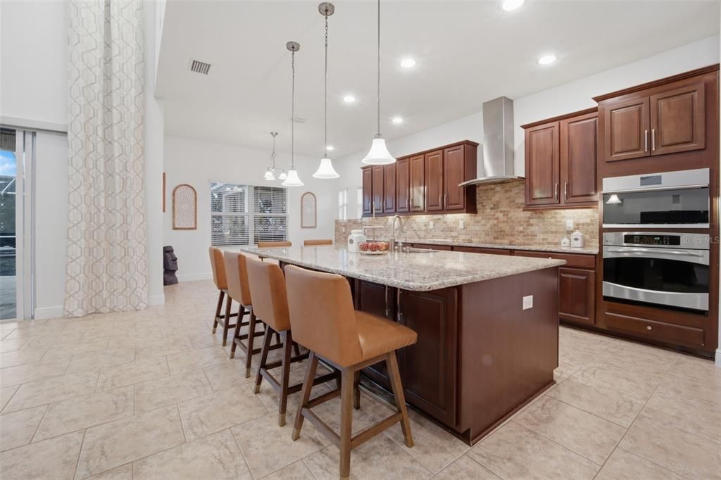 待售: $949,000 (5 贝兹, 4 浴室, 3707 平方英尺)