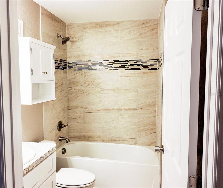 待售: $442,500 (4 贝兹, 0 浴室, 1944 平方英尺)