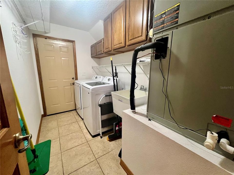 For Rent: $3,300 (3 beds, 2 baths, 2172 Square Feet)
