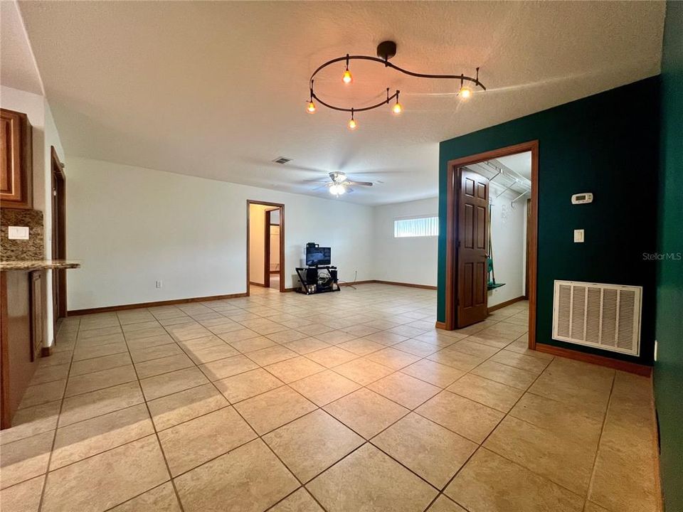 出租: $3,500 (3 贝兹, 2 浴室, 2172 平方英尺)