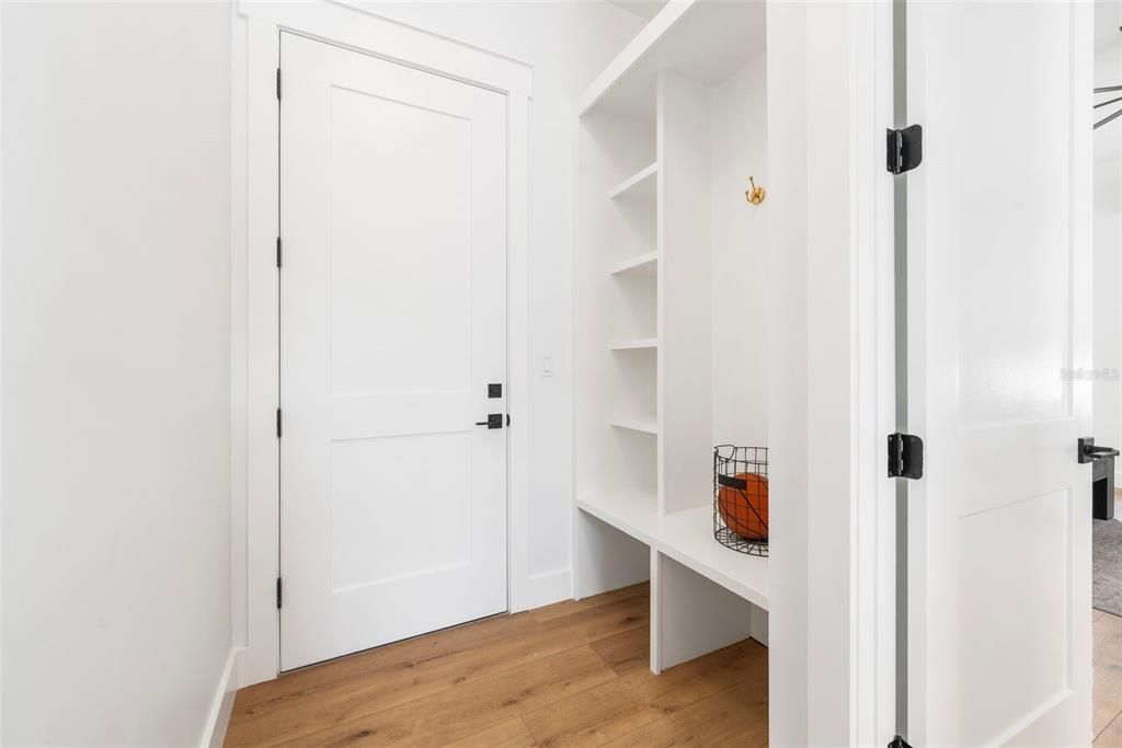 For Sale: $1,795,000 (4 beds, 3 baths, 3913 Square Feet)