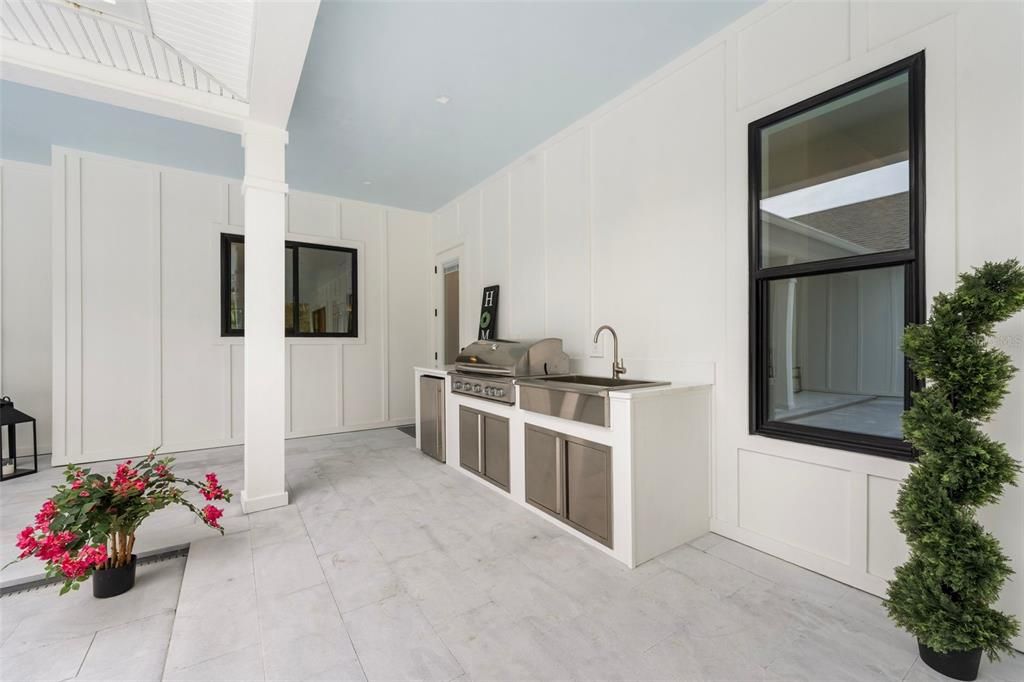 For Sale: $1,795,000 (4 beds, 3 baths, 3913 Square Feet)