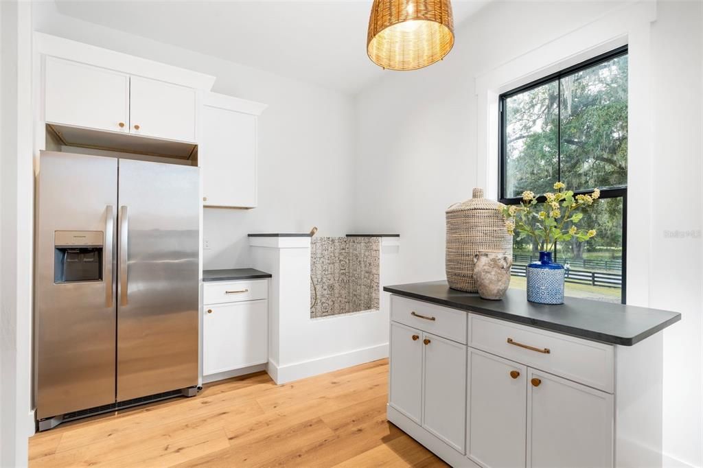 For Sale: $1,795,000 (4 beds, 3 baths, 3913 Square Feet)