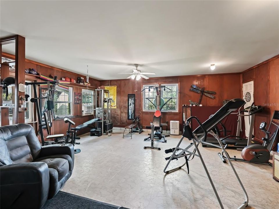 For Sale: $850,000 (5 beds, 3 baths, 3528 Square Feet)