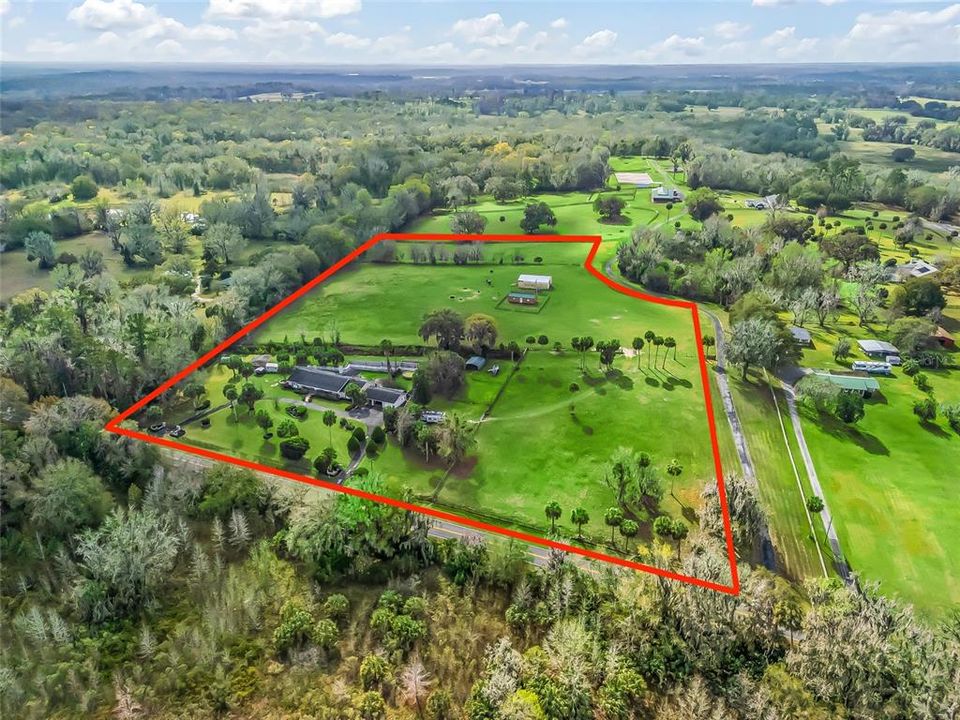 For Sale: $850,000 (5 beds, 3 baths, 3528 Square Feet)