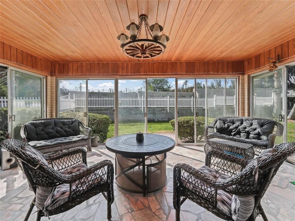 For Sale: $850,000 (5 beds, 3 baths, 3528 Square Feet)