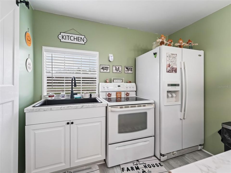 For Sale: $850,000 (5 beds, 3 baths, 3528 Square Feet)