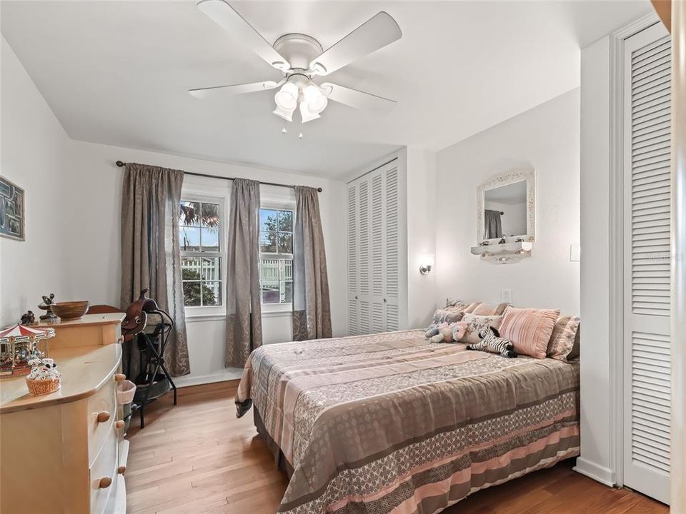 For Sale: $850,000 (5 beds, 3 baths, 3528 Square Feet)