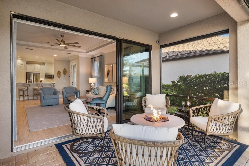 Activo con contrato: $749,000 (3 camas, 2 baños, 1918 Pies cuadrados)