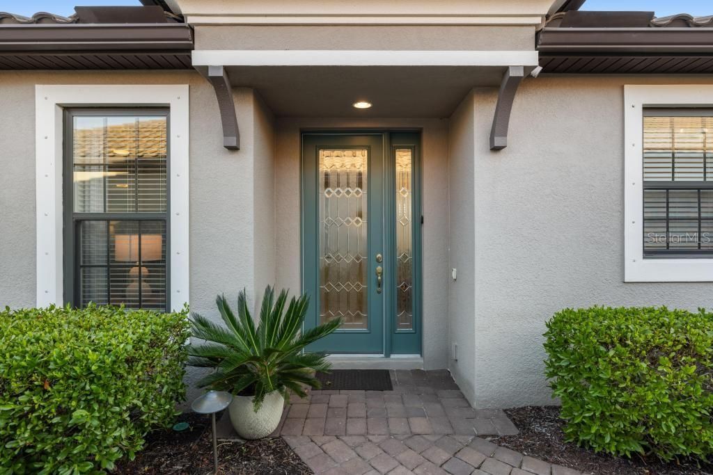 Activo con contrato: $749,000 (3 camas, 2 baños, 1918 Pies cuadrados)