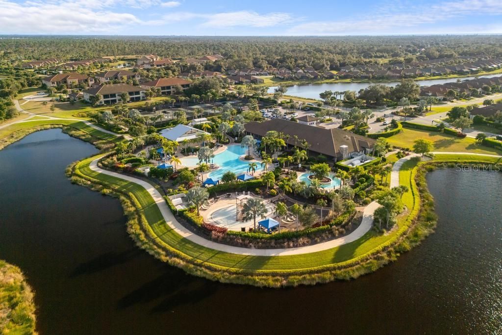 Activo con contrato: $749,000 (3 camas, 2 baños, 1918 Pies cuadrados)