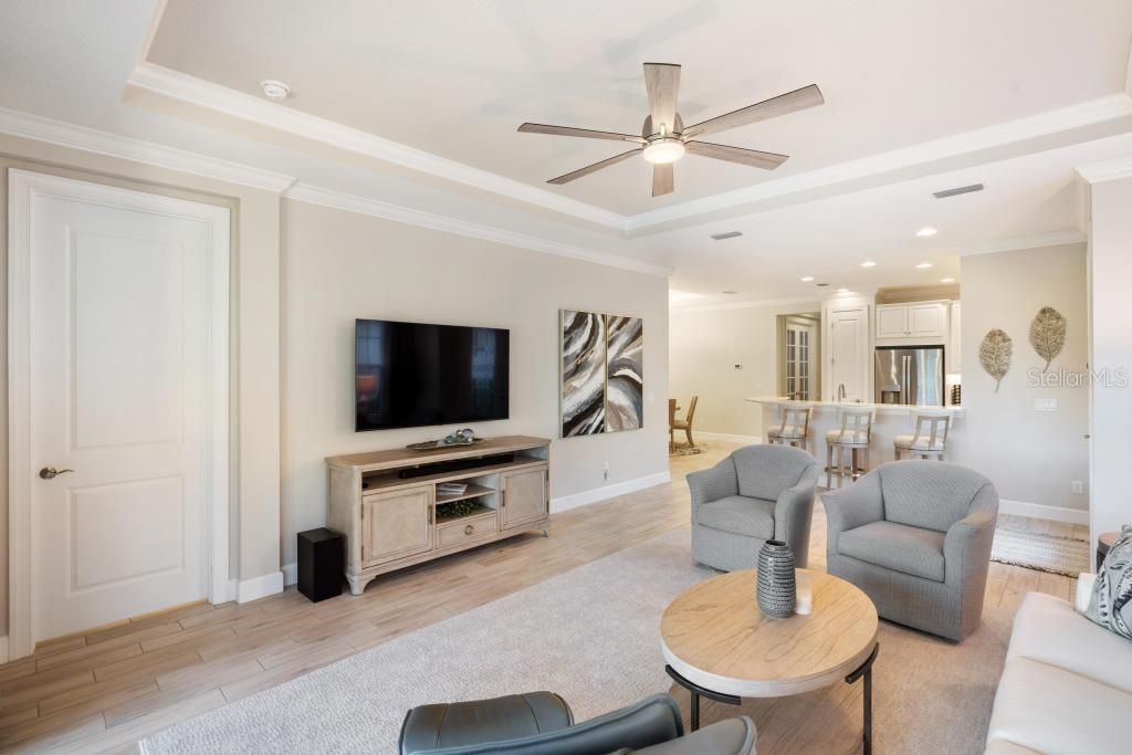 Activo con contrato: $749,000 (3 camas, 2 baños, 1918 Pies cuadrados)