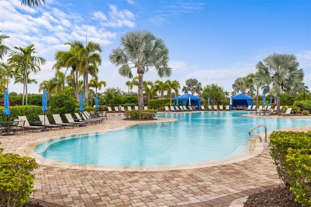 Activo con contrato: $749,000 (3 camas, 2 baños, 1918 Pies cuadrados)