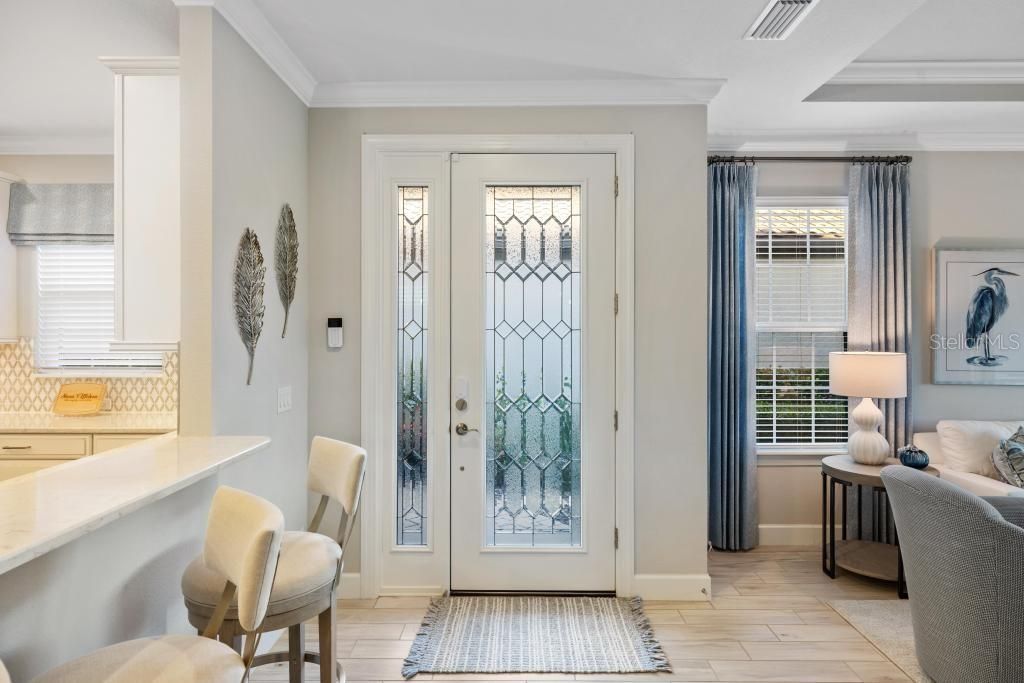 Activo con contrato: $749,000 (3 camas, 2 baños, 1918 Pies cuadrados)