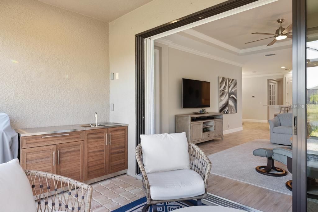 Activo con contrato: $749,000 (3 camas, 2 baños, 1918 Pies cuadrados)