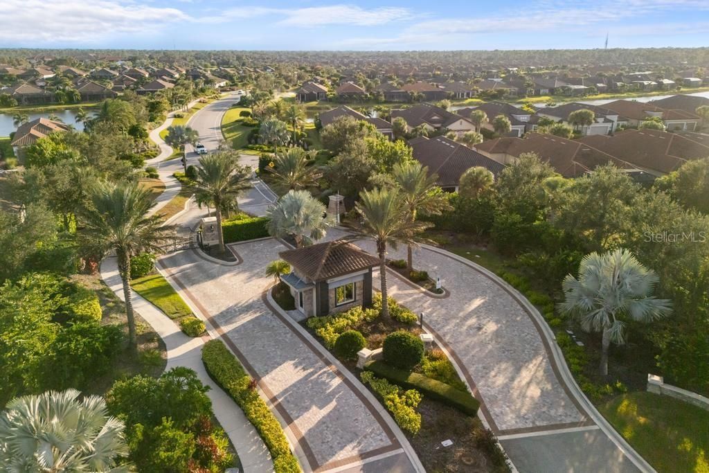 Activo con contrato: $749,000 (3 camas, 2 baños, 1918 Pies cuadrados)