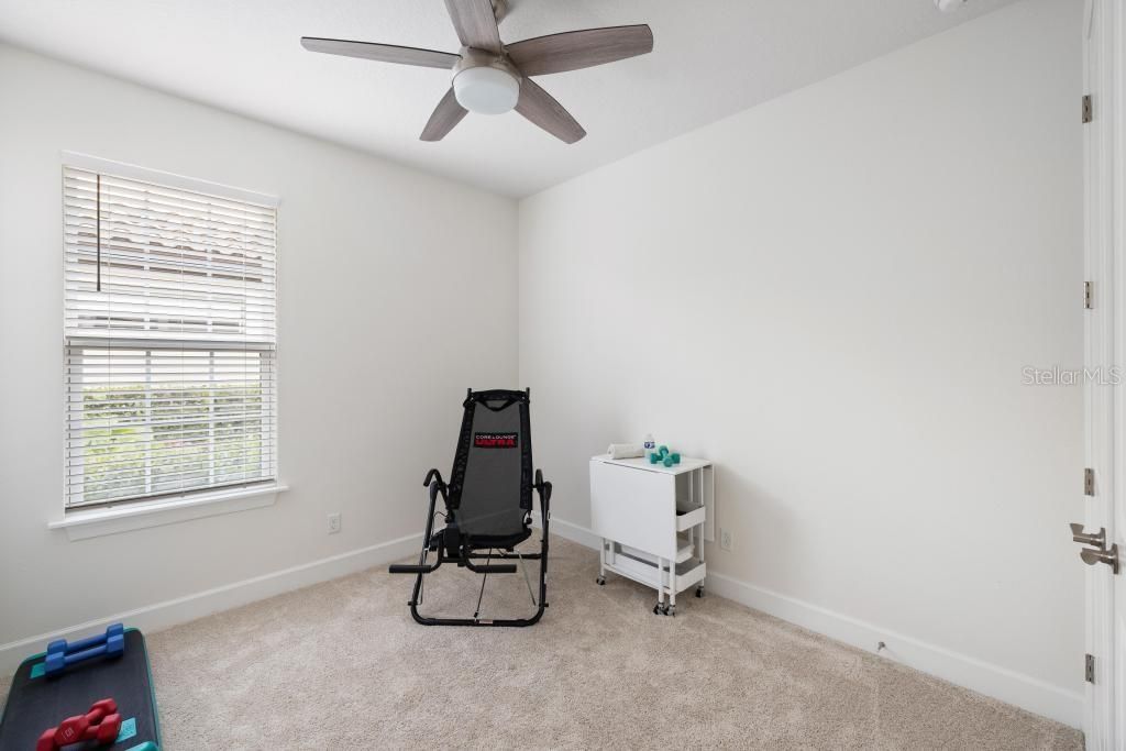 Activo con contrato: $749,000 (3 camas, 2 baños, 1918 Pies cuadrados)