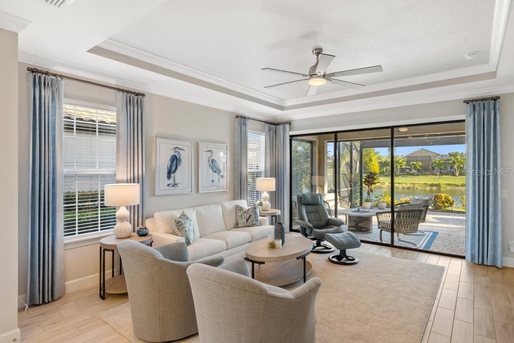 Activo con contrato: $749,000 (3 camas, 2 baños, 1918 Pies cuadrados)