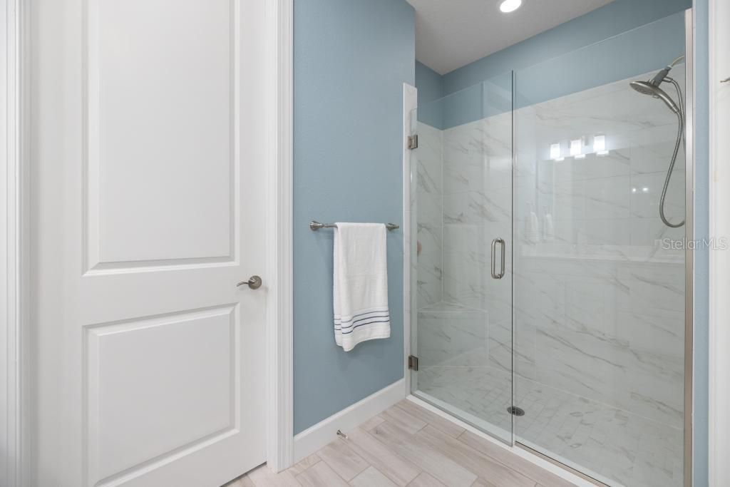 Activo con contrato: $749,000 (3 camas, 2 baños, 1918 Pies cuadrados)