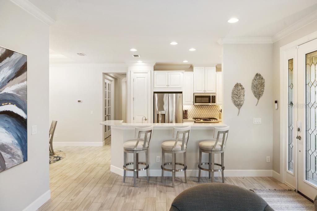 Activo con contrato: $749,000 (3 camas, 2 baños, 1918 Pies cuadrados)