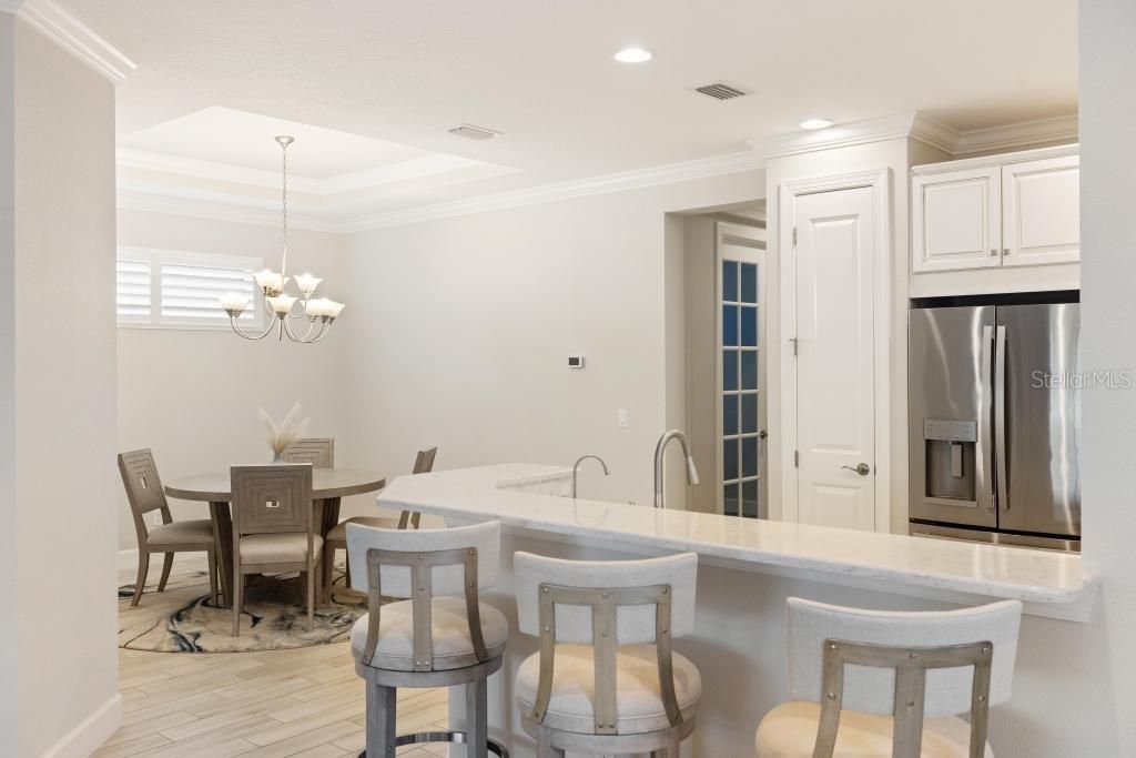 Activo con contrato: $749,000 (3 camas, 2 baños, 1918 Pies cuadrados)