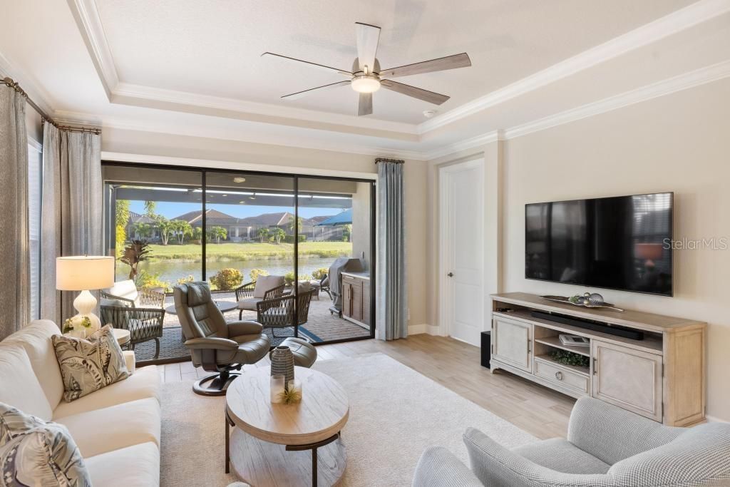 Activo con contrato: $749,000 (3 camas, 2 baños, 1918 Pies cuadrados)