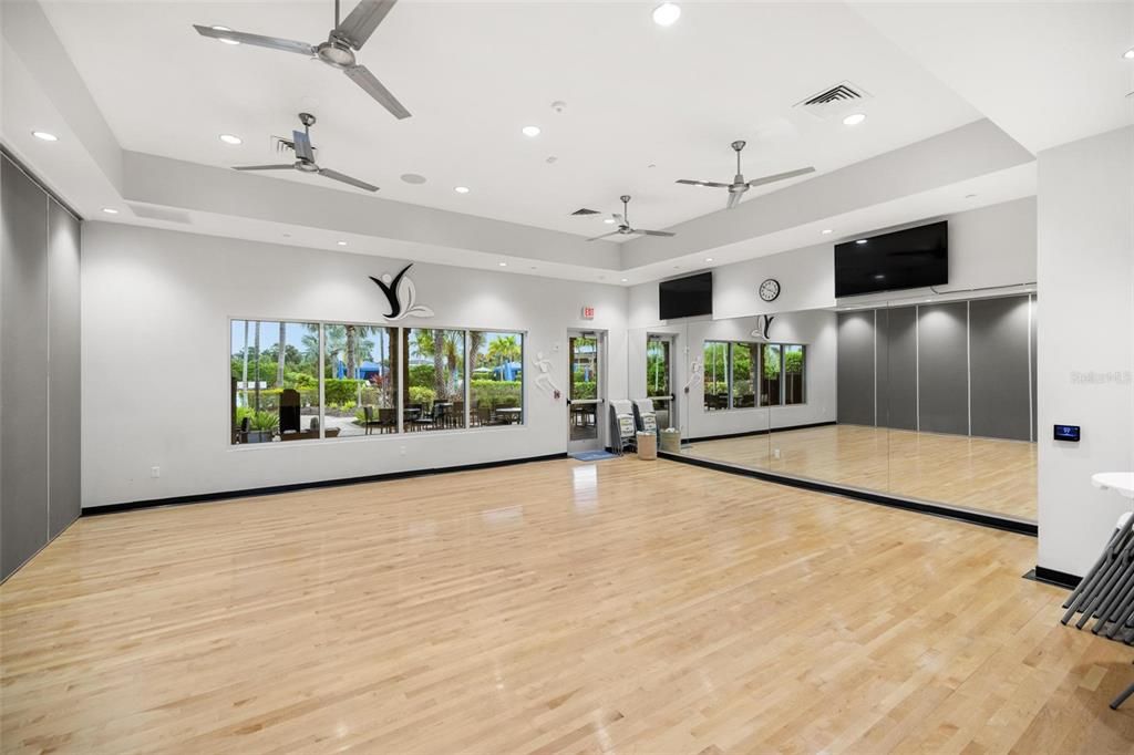 Activo con contrato: $749,000 (3 camas, 2 baños, 1918 Pies cuadrados)