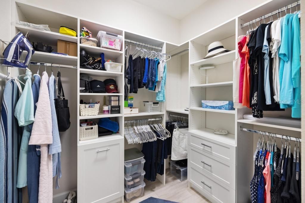 Activo con contrato: $749,000 (3 camas, 2 baños, 1918 Pies cuadrados)