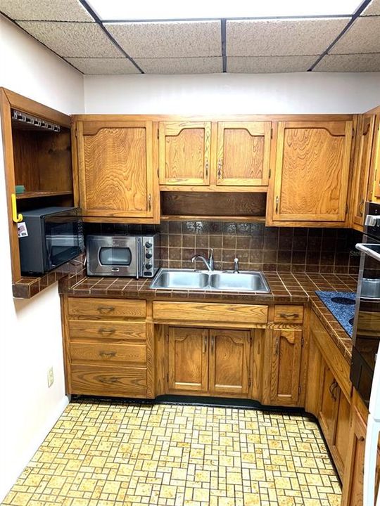 В аренду: $2,000 (3 спален, 1 ванн, 1053 Квадратных фут)