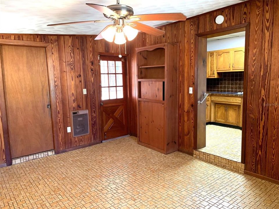 В аренду: $2,000 (3 спален, 1 ванн, 1053 Квадратных фут)