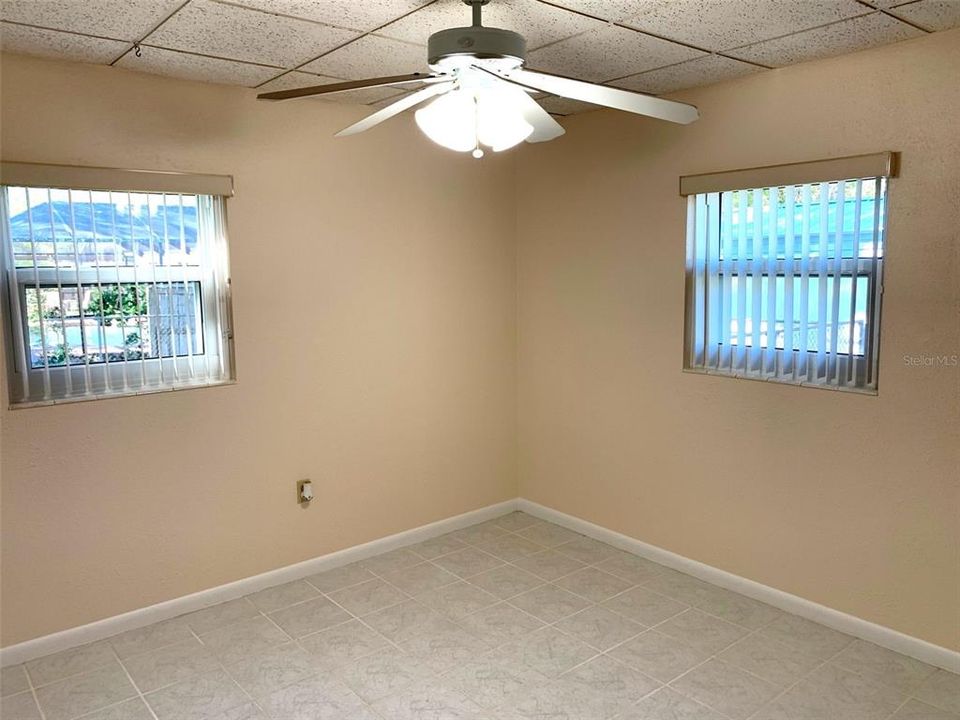 В аренду: $2,000 (3 спален, 1 ванн, 1053 Квадратных фут)