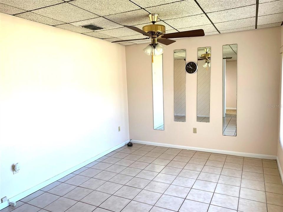 В аренду: $2,000 (3 спален, 1 ванн, 1053 Квадратных фут)