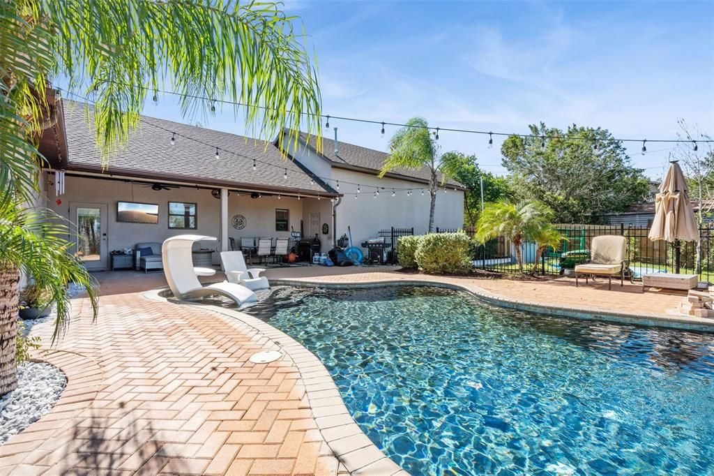 For Sale: $744,999 (4 beds, 2 baths, 3593 Square Feet)