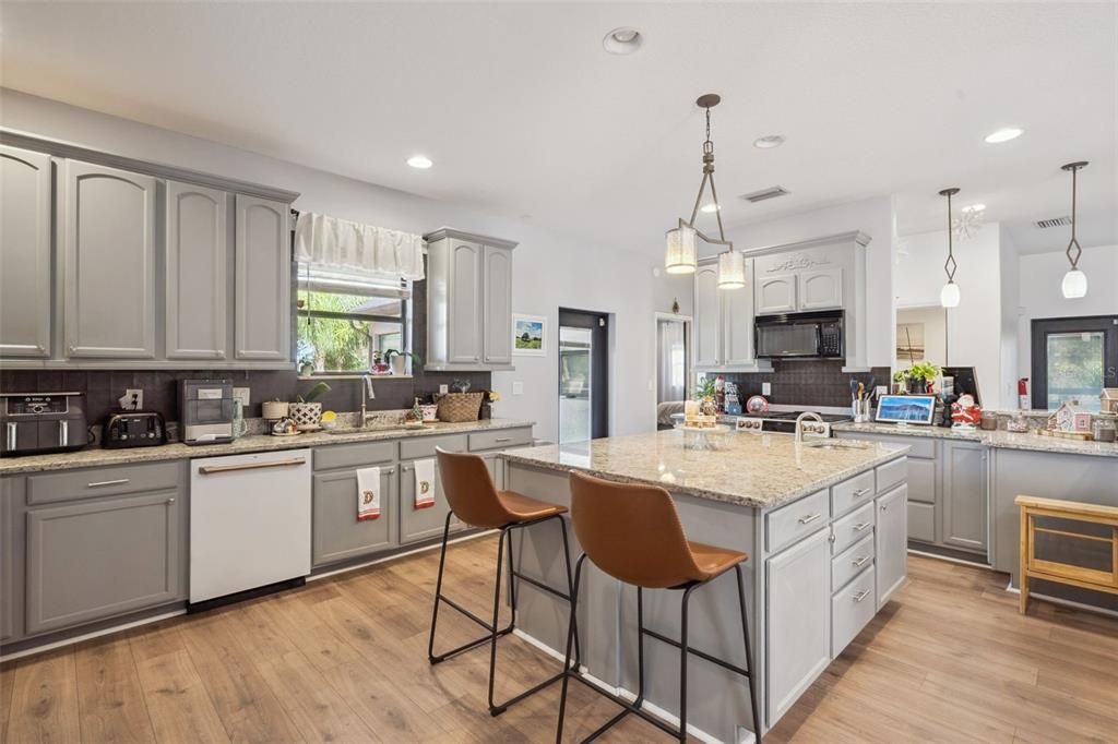 For Sale: $744,999 (4 beds, 2 baths, 3593 Square Feet)