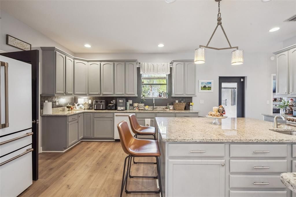 For Sale: $744,999 (4 beds, 2 baths, 3593 Square Feet)