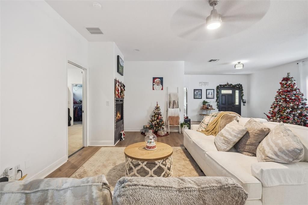 For Sale: $744,999 (4 beds, 2 baths, 3593 Square Feet)