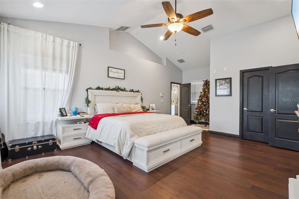 For Sale: $744,999 (4 beds, 2 baths, 3593 Square Feet)