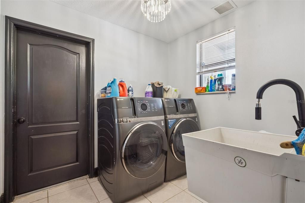 For Sale: $744,999 (4 beds, 2 baths, 3593 Square Feet)