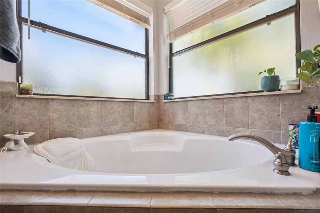 For Sale: $744,999 (4 beds, 2 baths, 3593 Square Feet)