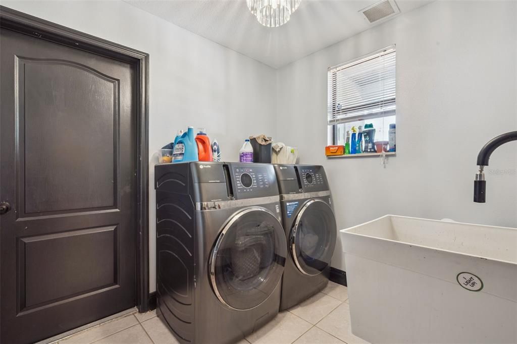 For Sale: $744,999 (4 beds, 2 baths, 3593 Square Feet)